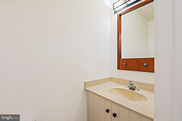 2885 KELLY SQ, Vienna, VA 22181