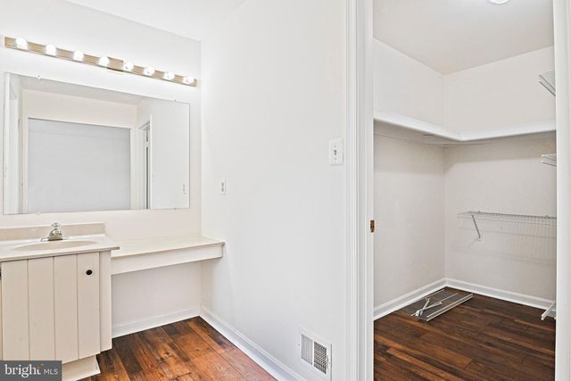 2885 KELLY SQ, Vienna, VA 22181