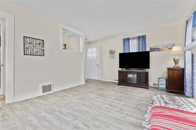 106 Jordan St, Bethel Park, PA 15102