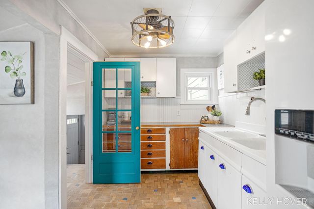 609 W Maple Street, Wayland City, MI 49348