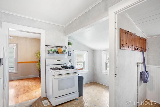 609 W Maple Street, Wayland City, MI 49348