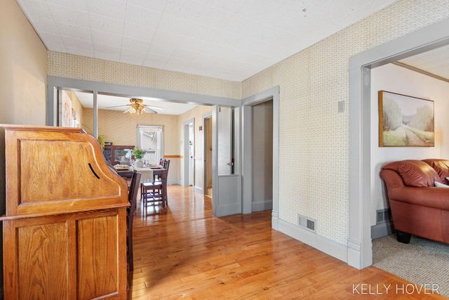 609 W Maple Street, Wayland City, MI 49348