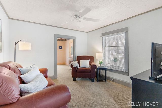 609 W Maple Street, Wayland City, MI 49348