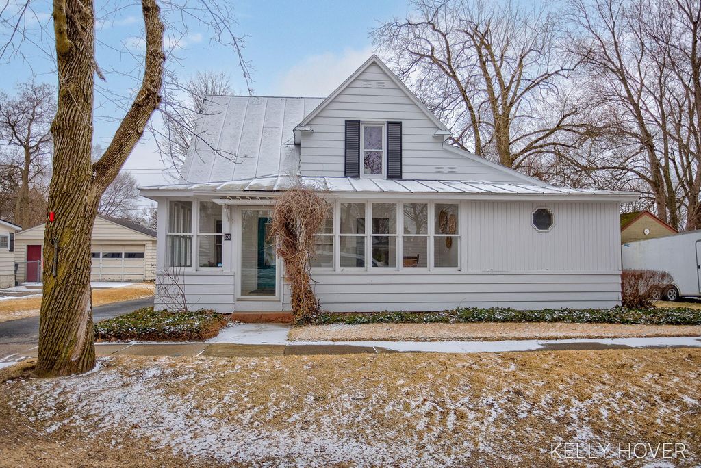 609 W Maple Street, Wayland City, MI 49348