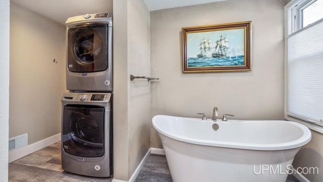 410 Section Street, Norway, MI 49870