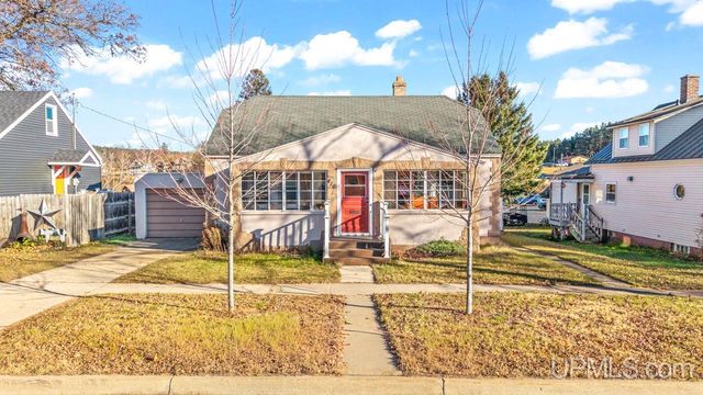 410 Section Street, Norway, MI 49870