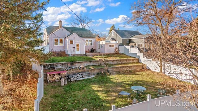 410 Section Street, Norway, MI 49870