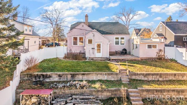 410 Section Street, Norway, MI 49870