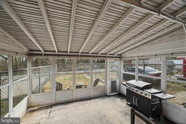 353 LEEANNE RD, Essex, MD 21221