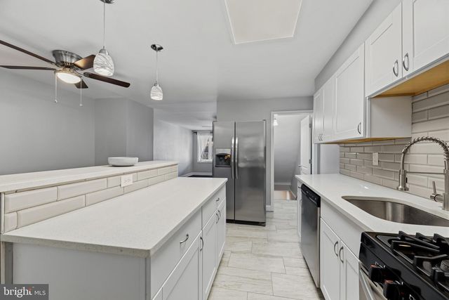 353 LEEANNE RD, Essex, MD 21221