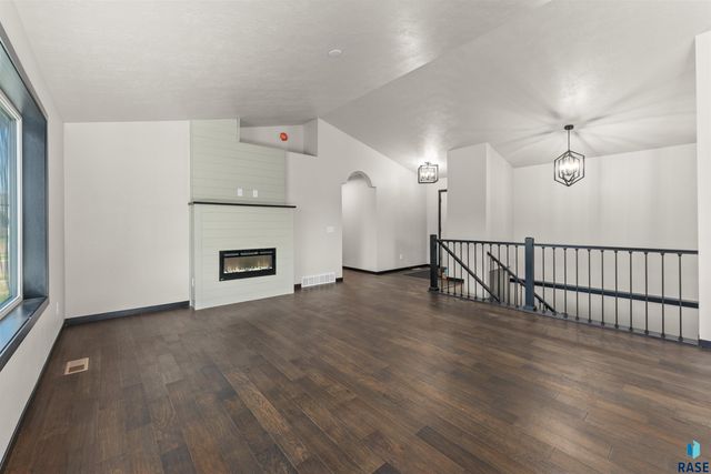 5301 E 63rd St Street, Sioux Falls, SD 57108