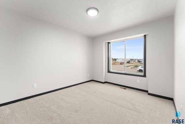 5301 E 63rd St Street, Sioux Falls, SD 57108