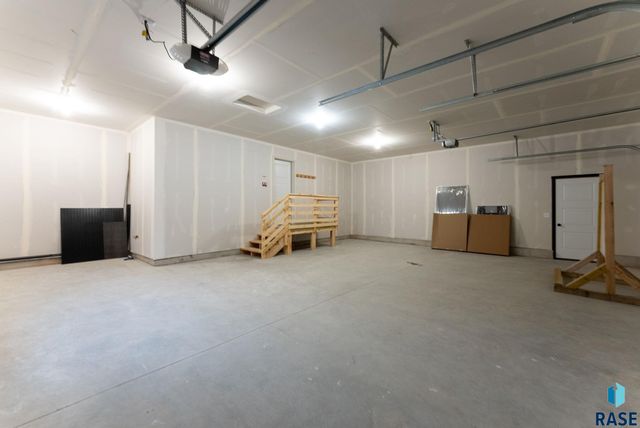 5301 E 63rd St Street, Sioux Falls, SD 57108