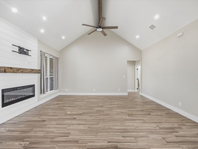 105 Carls Court, Boyd, TX 76023