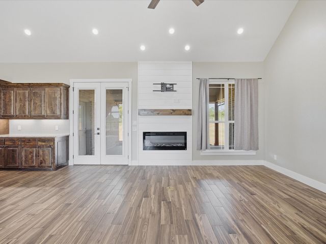 105 Carls Court, Boyd, TX 76023