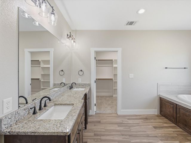105 Carls Court, Boyd, TX 76023