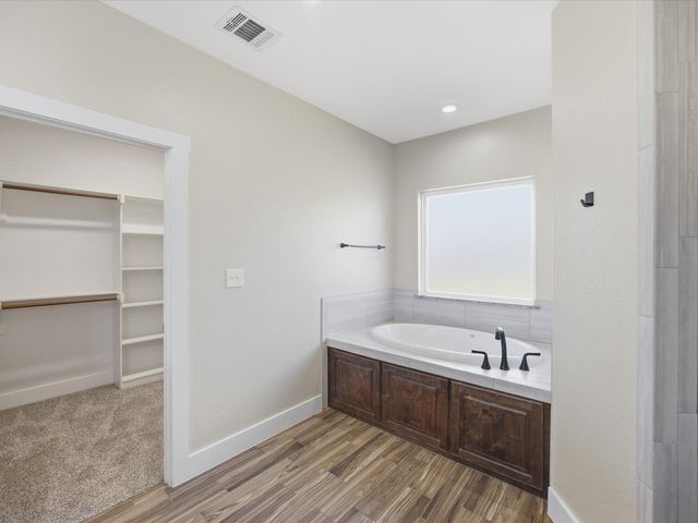105 Carls Court, Boyd, TX 76023