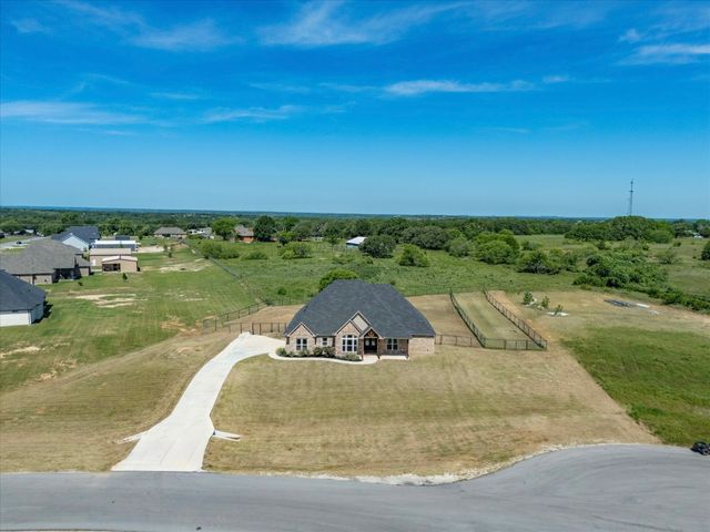 105 Carls Court, Boyd, TX 76023