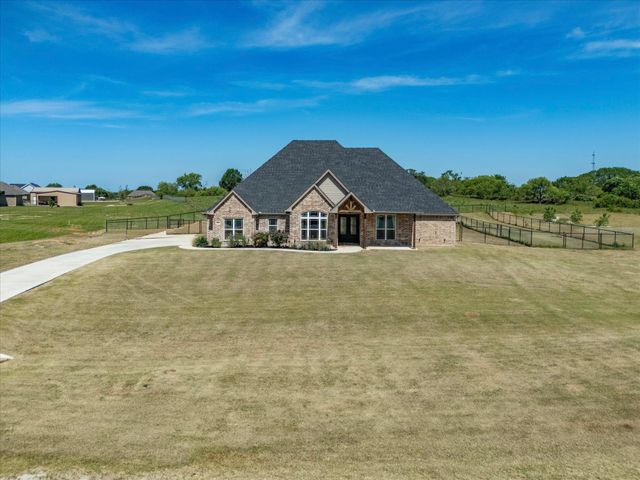 105 Carls Court, Boyd, TX 76023