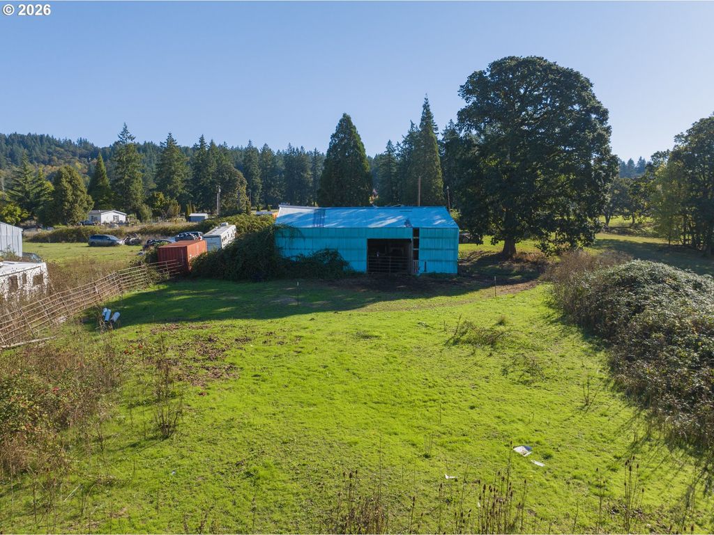 Image 15 of property listing at 4751 Ne HENRY CREEK Rd, Dayton, OR 97114