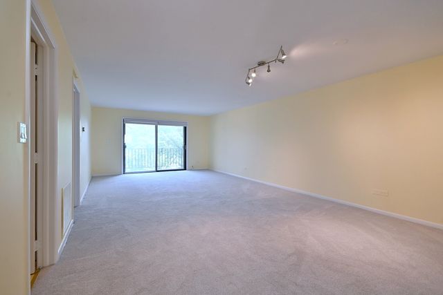 6221 N Niagara Avenue 506, Chicago, IL 60631