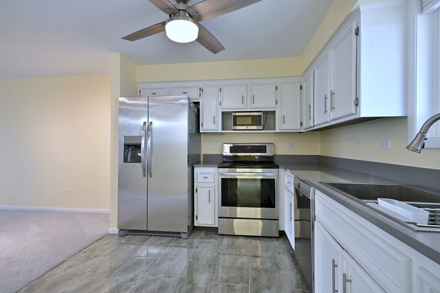 6221 N Niagara Avenue 506, Chicago, IL 60631