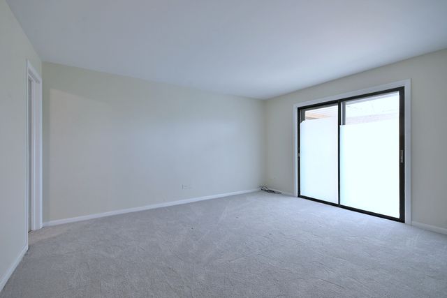 6221 N Niagara Avenue 506, Chicago, IL 60631