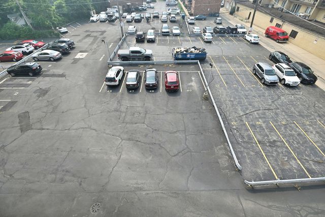 6221 N Niagara Avenue 506, Chicago, IL 60631