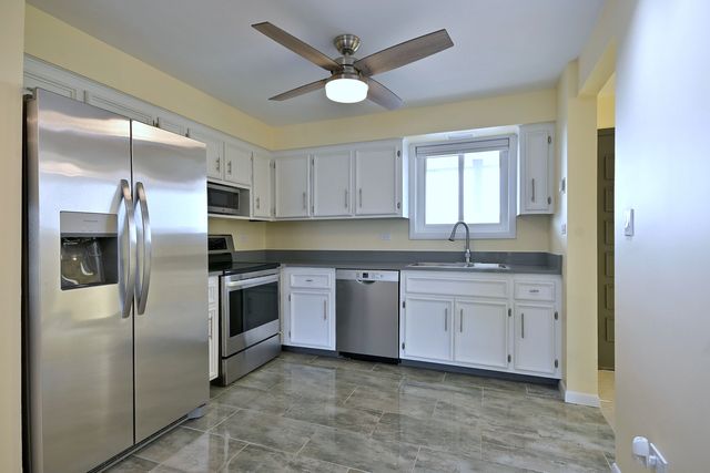 6221 N Niagara Avenue 506, Chicago, IL 60631