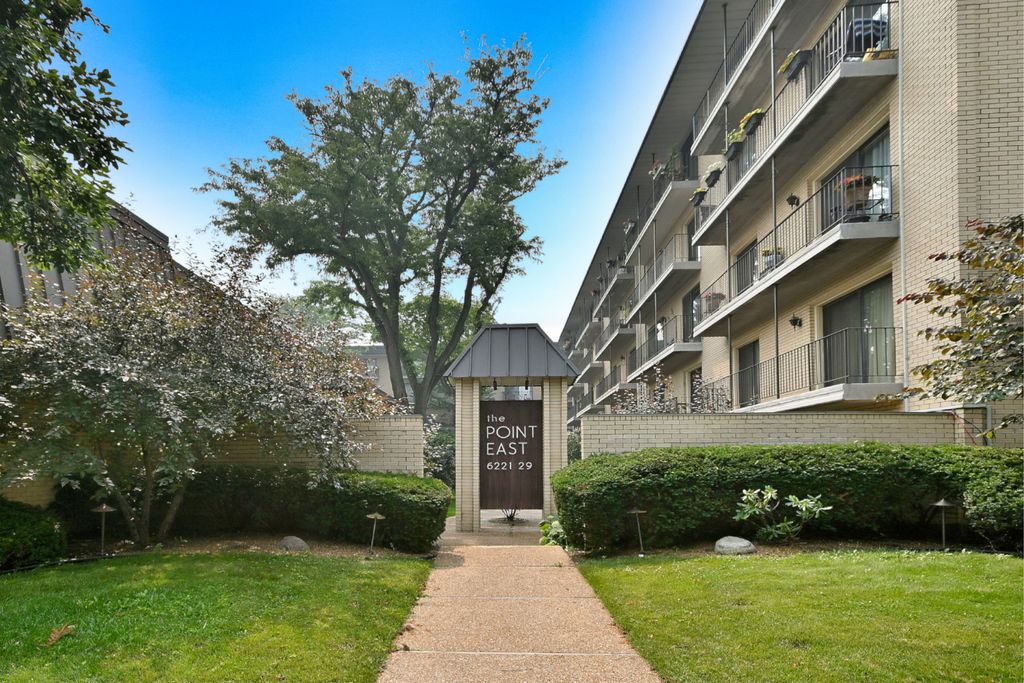 6221 N Niagara Avenue 506, Chicago, IL 60631