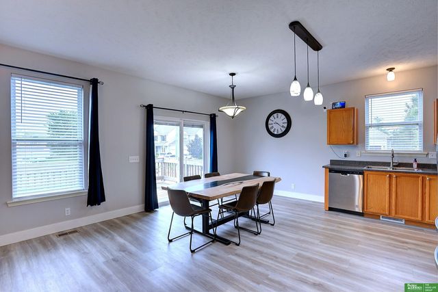 2209 S Mineral Drive, Papillion, NE 68046