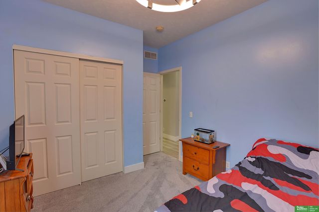 2209 S Mineral Drive, Papillion, NE 68046