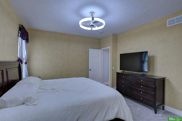 2209 S Mineral Drive, Papillion, NE 68046