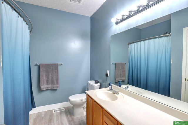 2209 S Mineral Drive, Papillion, NE 68046