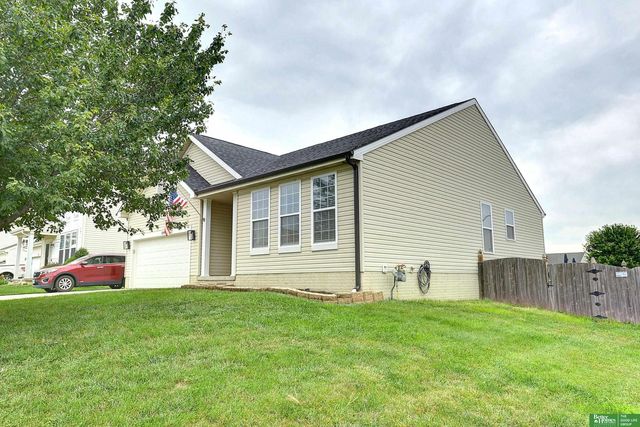 2209 S Mineral Drive, Papillion, NE 68046