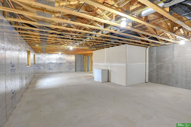 2209 S Mineral Drive, Papillion, NE 68046