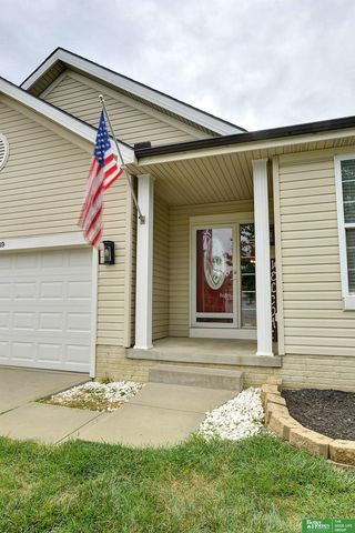 2209 S Mineral Drive, Papillion, NE 68046