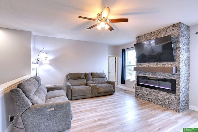 2209 S Mineral Drive, Papillion, NE 68046