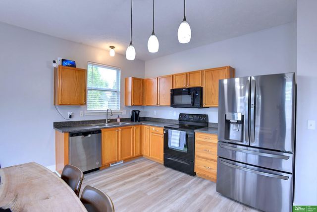 2209 S Mineral Drive, Papillion, NE 68046