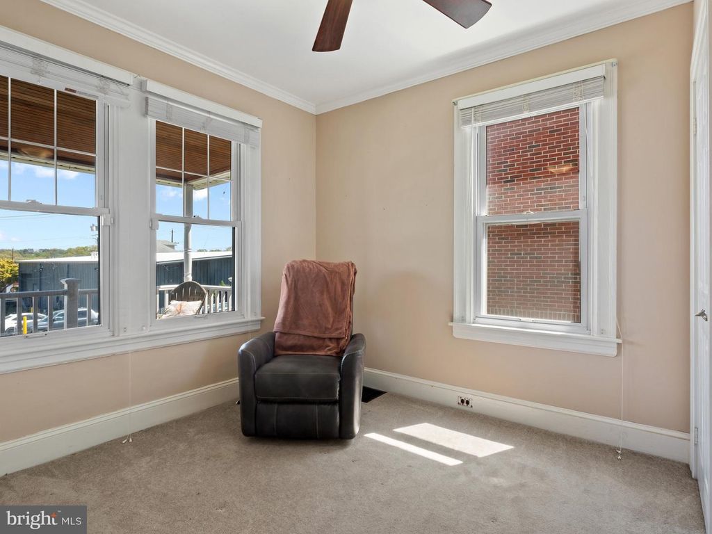 Image 12 of property listing at 2955 EDGEWOOD AVE, Parkville, MD 21234