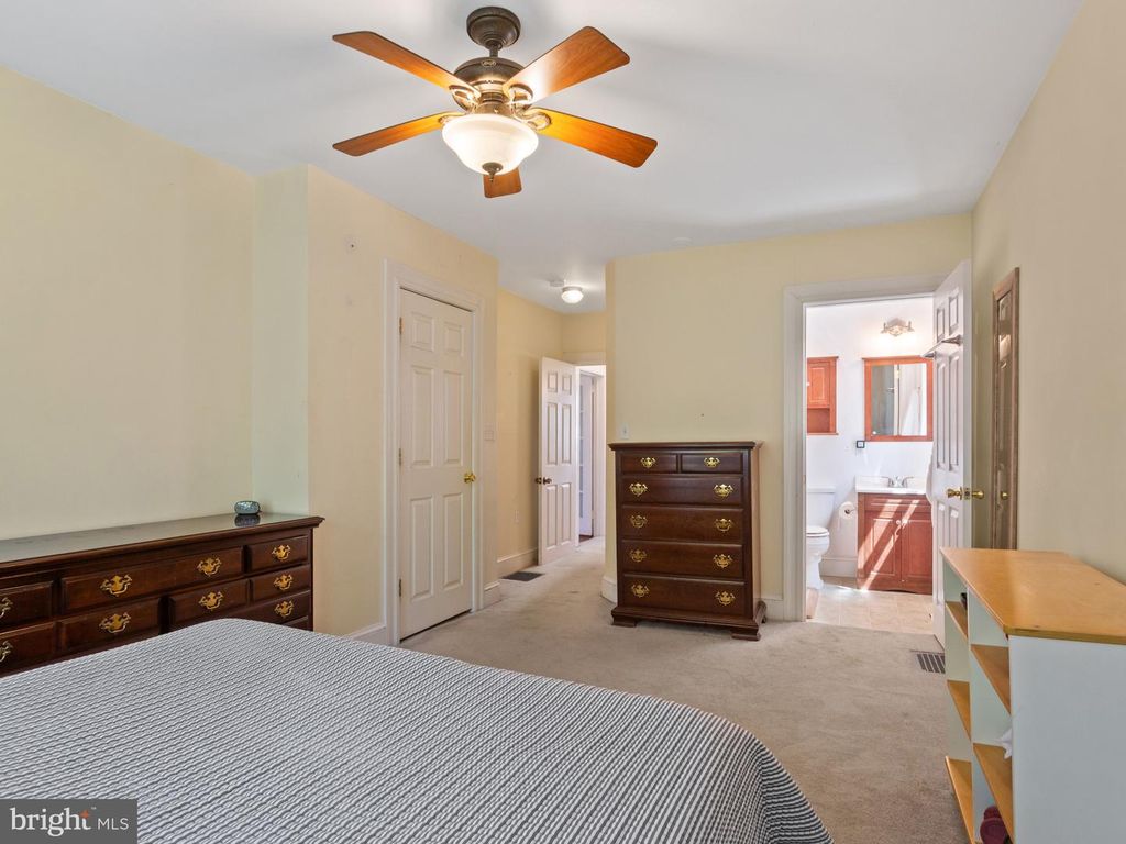 Image 17 of property listing at 2955 EDGEWOOD AVE, Parkville, MD 21234
