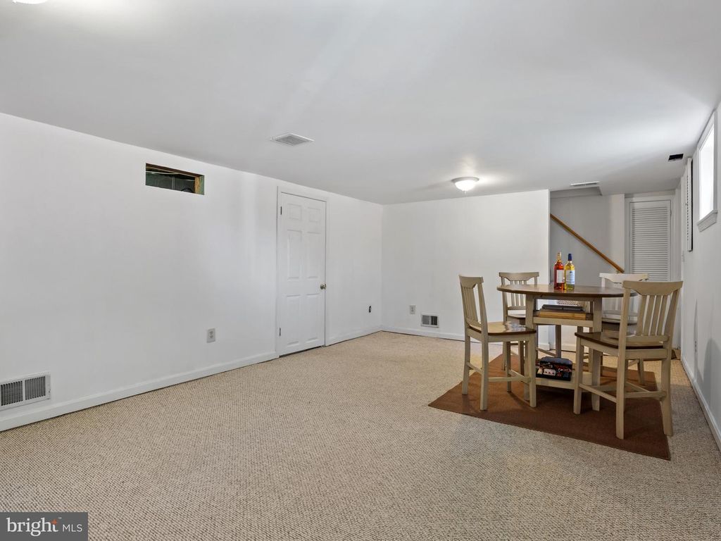 Image 24 of property listing at 2955 EDGEWOOD AVE, Parkville, MD 21234