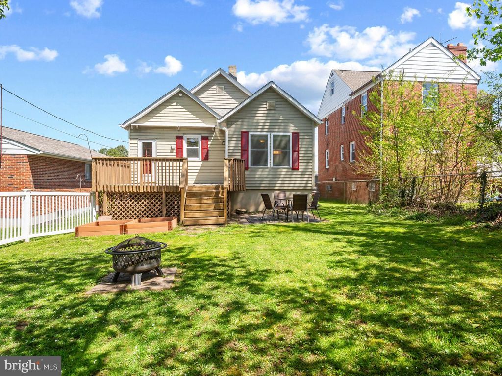 Image 30 of property listing at 2955 EDGEWOOD AVE, Parkville, MD 21234