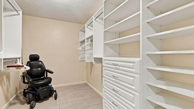 1 WYCLIFF Road, Palm Beach Gardens, FL 33418
