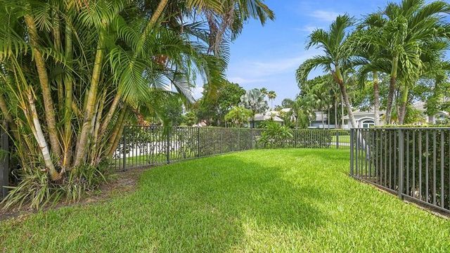 1 WYCLIFF Road, Palm Beach Gardens, FL 33418