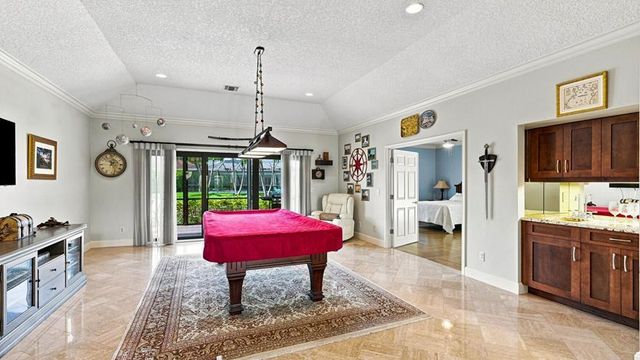 1 WYCLIFF Road, Palm Beach Gardens, FL 33418