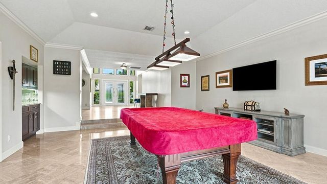 1 WYCLIFF Road, Palm Beach Gardens, FL 33418
