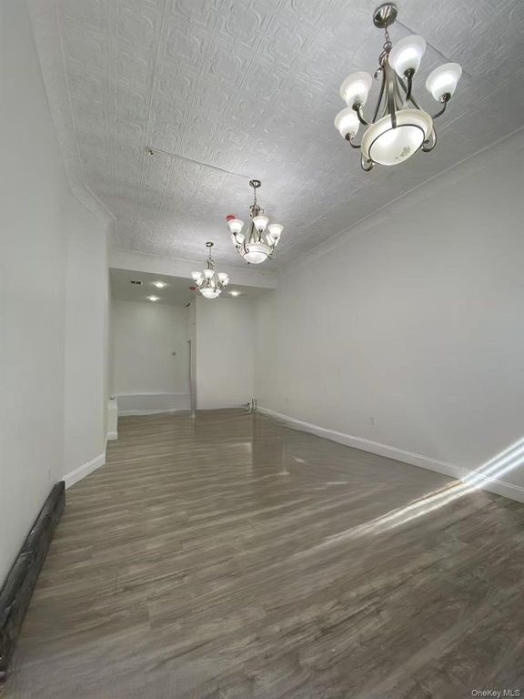 855 Wyckoff Avenue, Ridgewood, NY 11385
