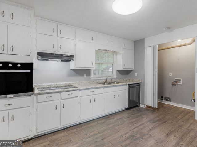 836 Oakdale Drive, Forest Park, GA 30297