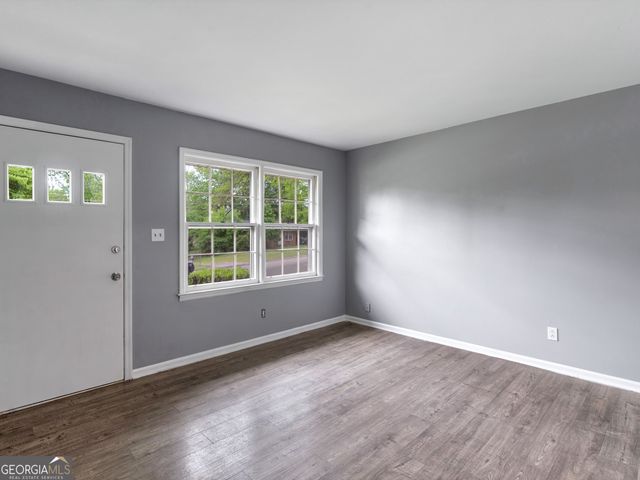 836 Oakdale Drive, Forest Park, GA 30297